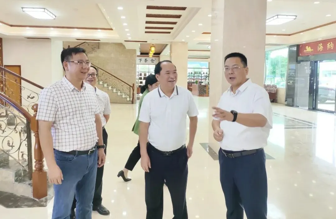 梧州市委常委、宣傳部部長(cháng)黃恩一行蒞臨集團調研指導