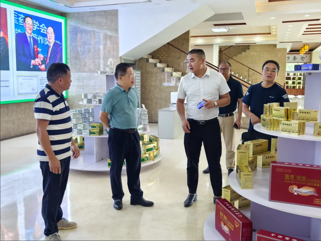  蒼梧縣人大常委會(huì )調研組一行蒞臨集團開(kāi)展調研 