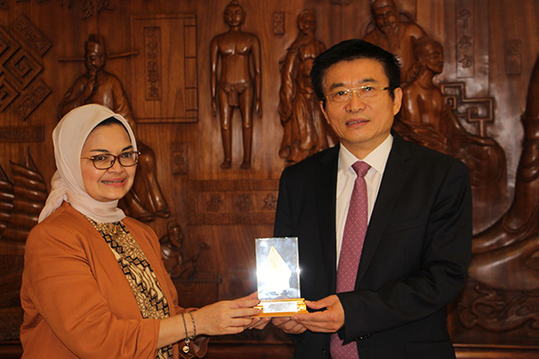 于文明局長(cháng)會(huì )見(jiàn)印度尼西亞共和國食藥局局長(cháng)