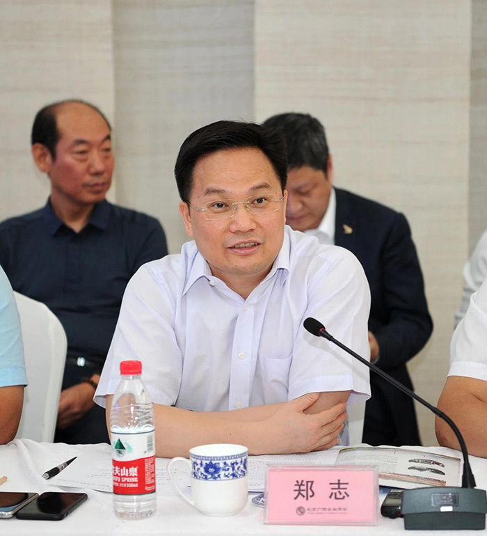 北京廣西企業(yè)商會(huì )會(huì )長(cháng)鄭志代表商會(huì )在會(huì )上致辭